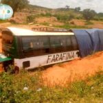 Djibasso : un car finit dans un caniveau après une sortie de route sur la RN14